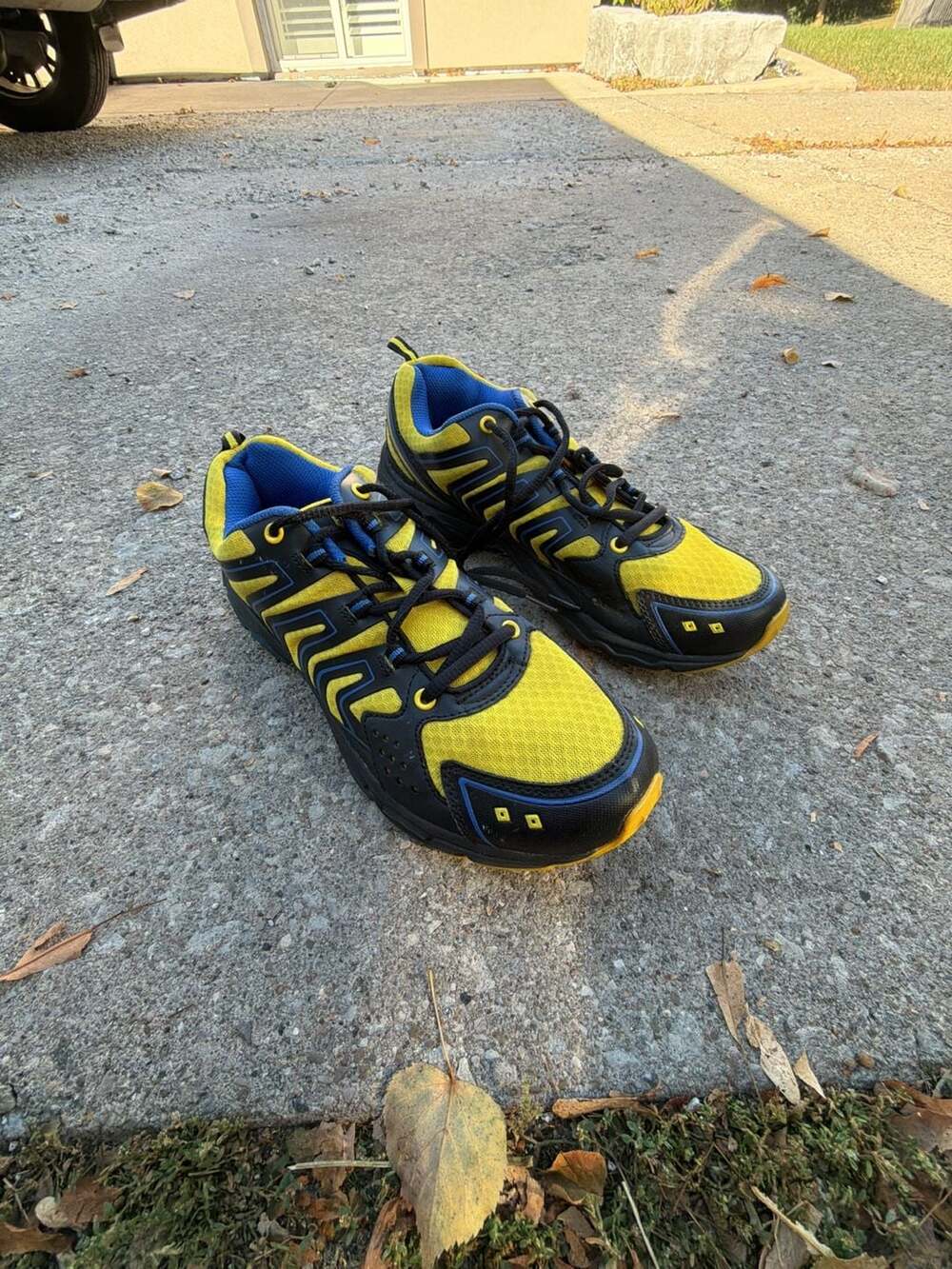 Everlast Eve Park Size 9.5M Yellow Blue Black Sneakers